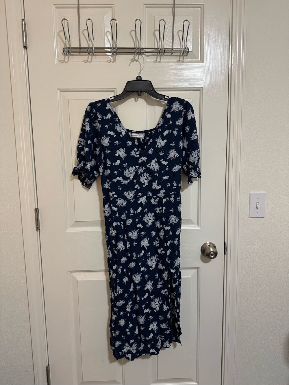 Abercrombie & Fitch Navy Floral Midi Wrap Dress - Picture 4 of 4